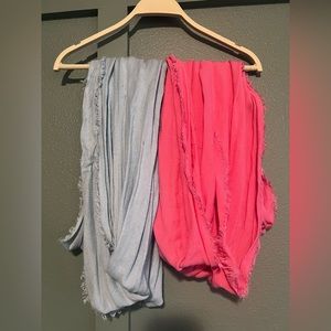 Women’s infinity scarves